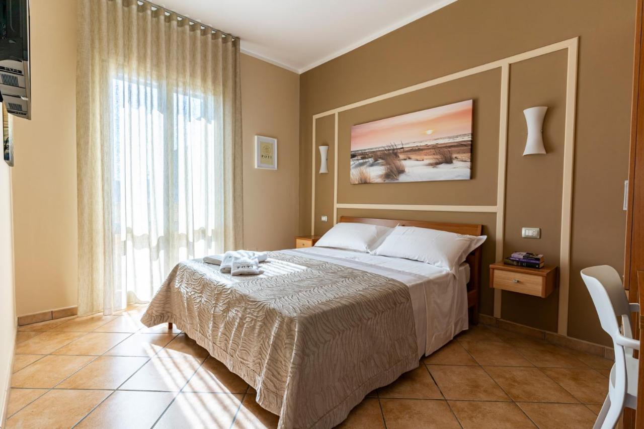 Poti Comfort Rooms - Guest House Con Cucina Porto Cesareo Exterior photo