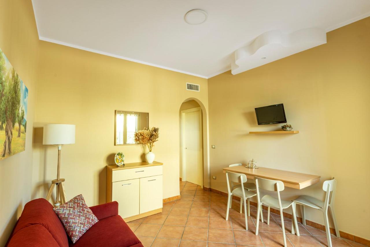 Poti Comfort Rooms - Guest House Con Cucina Porto Cesareo Exterior photo